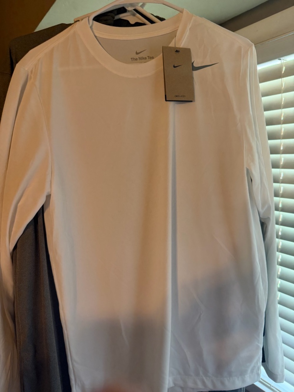 Nike Men’s Long-Sleeve Performance Tee - White